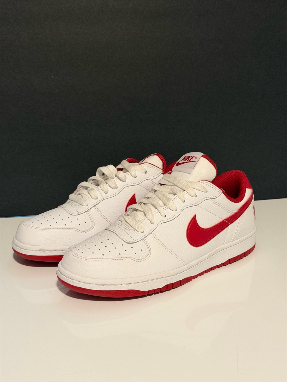 Nike Big Nike Low White and Red Sneakers
